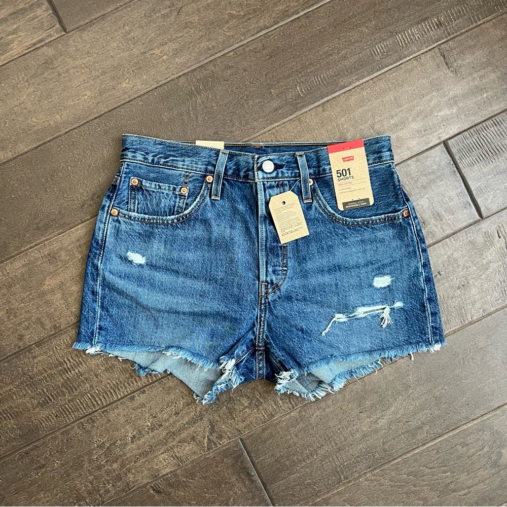 Nwt Levi's 501 denim shorts 🦋